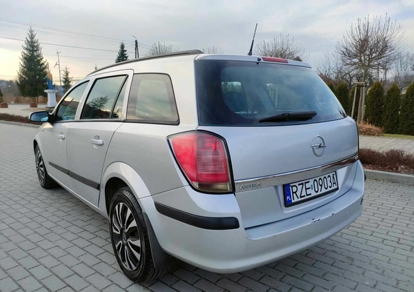 Opel Astra cena 7700 przebieg: 321211, rok produkcji 2006 z Rzeszów małe 326